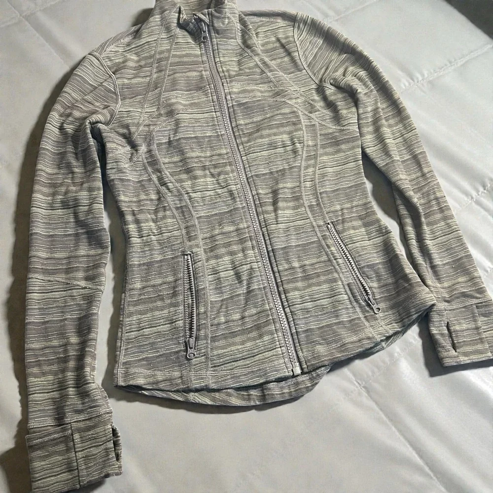 Womens Lululemon‎ Define Jacket Size 8 Gray Green Space Dye Full Zip Thumbholes
